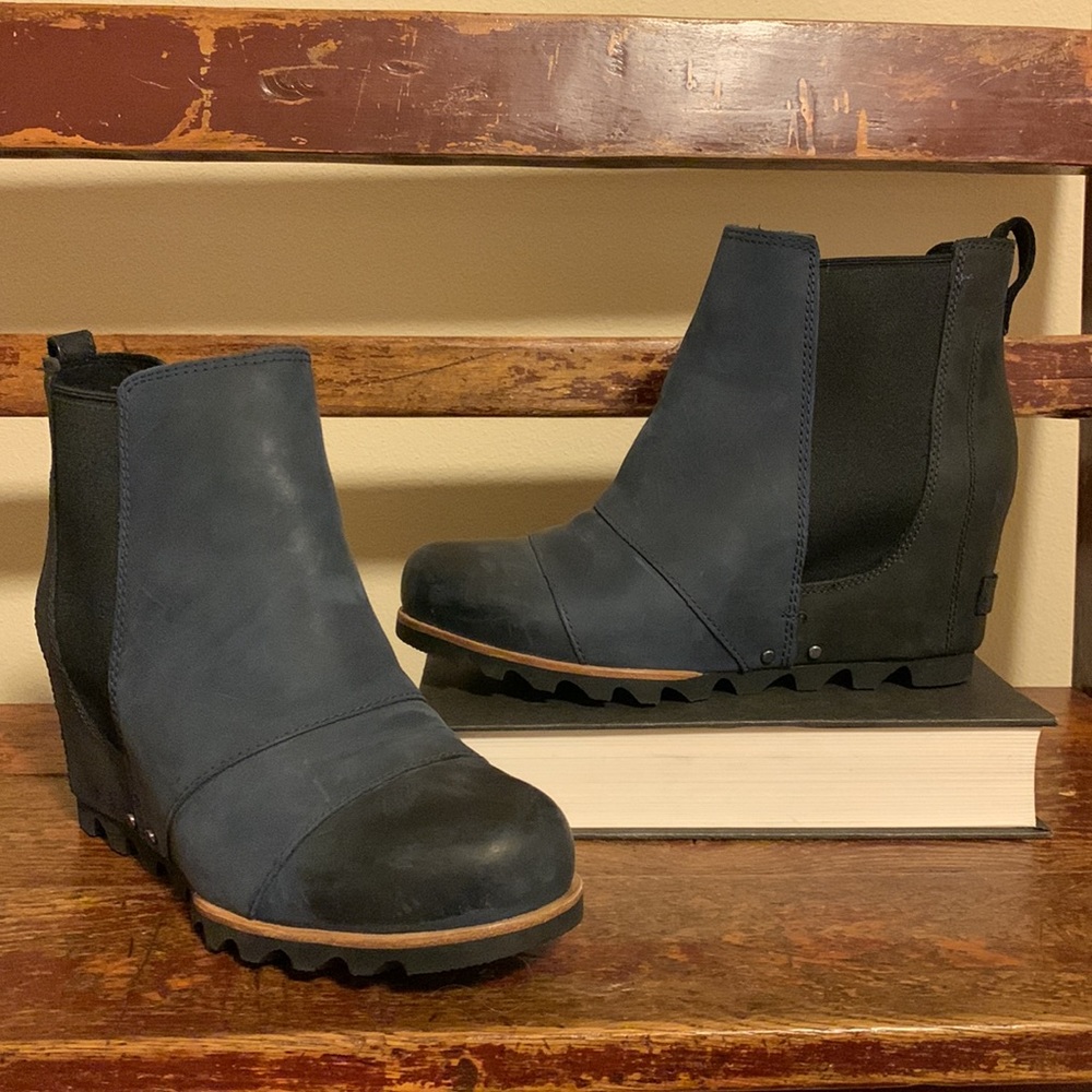 Sorel “Lea” Joan of Arctic Wedge II Chelsea Bootie Boots